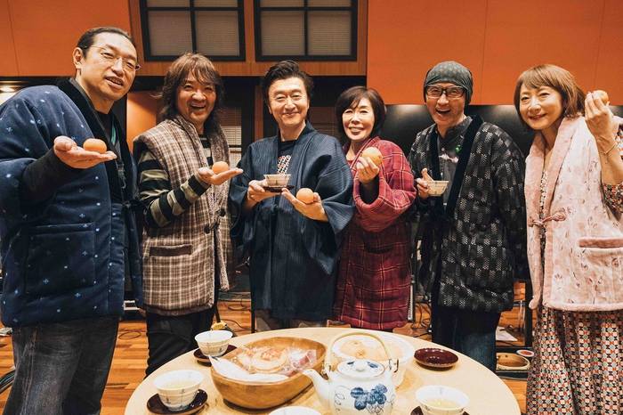 桑田佳祐 3 放送のラジオ特番で 第二のお家 から仲間たちと共に生ライブ演奏を披露 グノシー