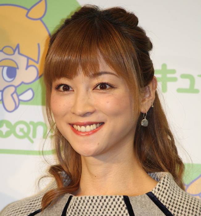 元「モーニング娘。」でタレントの吉澤ひとみ容疑者(33)が東京都内でひき逃げをしたとして、自動車運転処罰法違反などの疑いで、警視庁中野署に逮捕された。