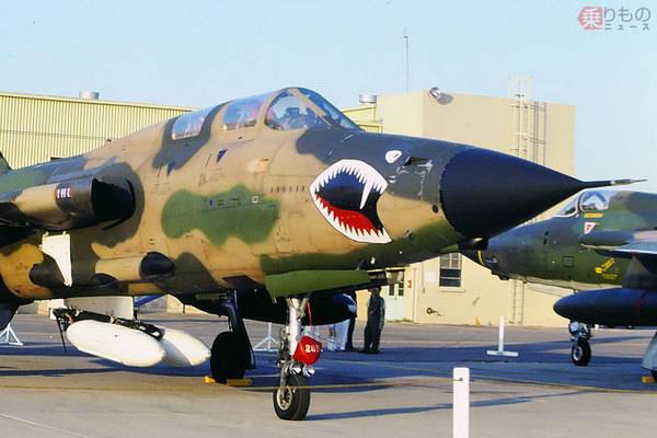 米空軍の“なんでも屋” F-105戦闘機のぶっ飛んだマルチぶり「戦闘機は1