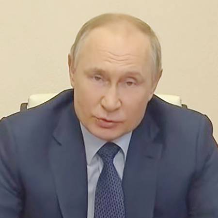 プーチンが寝室で心肺停止」衝撃情報の裏にクレムリンで秘かに描かれる